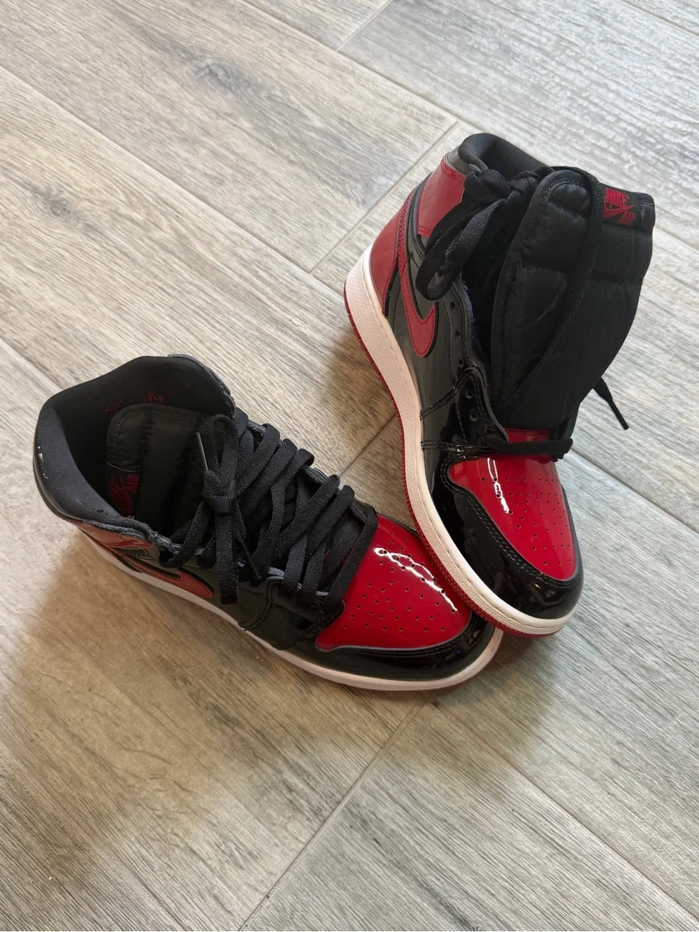 Jordan 1 Patent Breds Sneakers 7Y Women's 8.5 Retro High OG New Without Box